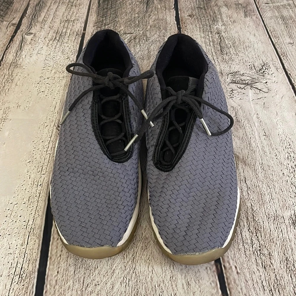 Youth Nike Air Jordan future sneakers 5Y